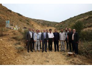Vali Ali Hamza Pehlivan Kehribar Rezervi Bulan Heytam Haşlak’ı Maden Alanında Ziyaret Etti