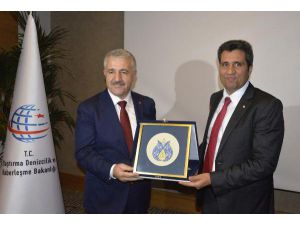 Bakan Arslan: Türkiye'nin e-ticaret hedefi 50 milyar TL (3)