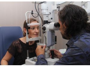 Şaşılık, Tablet Ve Kitapla Değil, Gözlük Tedavisinin Yetersizliğinden Artabilir