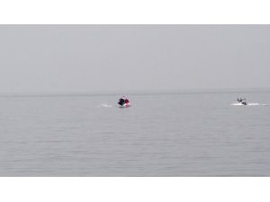 Fethiye’de Yamaç Paraşütü Pilotu Denize İndi