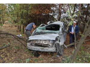 Sürücü Eğitmeni Otomobil İle Takla Atarak Ormanlık Alana Uçtu