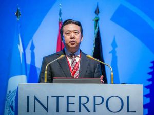 Çin’de Gözaltındaki Eski Interpol Başkanının Eşi: “Hayatta Olduğundan Emin Değilim”