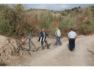 Demir Kapı İle Kapatılarak Kilit Vurulan Köy Yolu Ulaşıma Açıldı