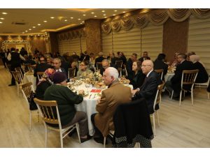 Yenimahalleli Muhtarlar Yemekte Buluştu