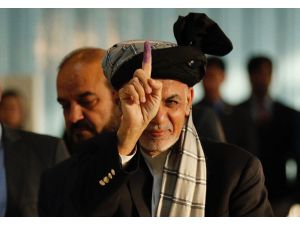 Afganistan Cumhurbaşkanı Gani Oyunu Kullandı