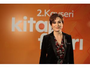 Kitap Fuarı’na Yazarlardan Tam Not