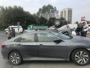Şişli’de Araç Takla Attı: 2 Yaralı
