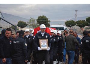 Kalp Krizi Sonucu Şehit Düşen Genç Polis Memuru Toprağa Verildi