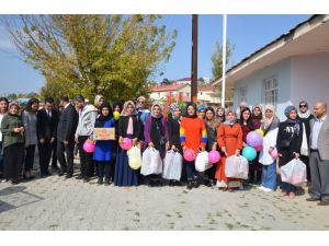 Köy Okulu Öğrencilerine Oyuncak Ve Kırtasiye Desteği