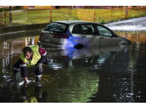 Roma’da Dolu Fırtınası Hayatı Felç Etti