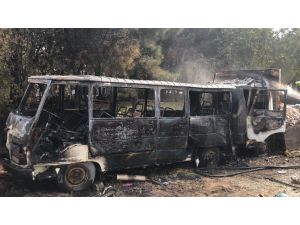 Sultanbeyli’de 2 Araç Alev Alev Yandı