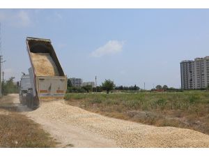 Erdemli Belediyesi Yol Çalışmalarını Çeşmeli’de Sürdürdü