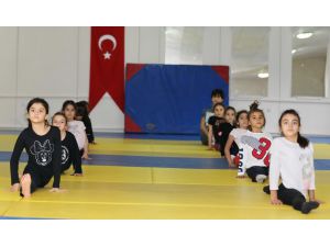 Gaün’den Miniklere Jimnastik Eğitimi