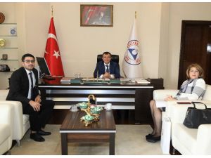 Azerbaycan Büyükelçiliği Eğitim Müşaviri Nesibova, Rektör Çalış’ı Ziyaret Etti