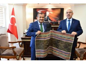 İü Rektörü Ak, Vali Sonel’le Bir Araya Geldi