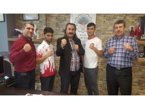 İşadamı Cengiz Şahin, Başarılı Sporcuları Ödüllendirdi