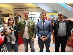 Forum Diyarbakır Talihlileri Otomobillerini Teslim Aldı