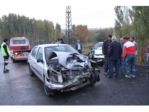 Muradiye’de Trafik Kazası: 3 Yaralı