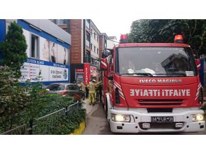 Pendik’te Hastanenin Deposunda Yangın Paniği
