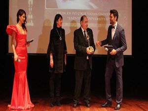 "Yılın En İyi Çıkış Yapan Üniversitesi" ödülü Esenyurt Üniversitesinin oldu