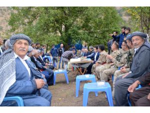 Asker İle Aşiret Kızı Evlendi, Düğünde Kardeşlik Mesajları Verildi
