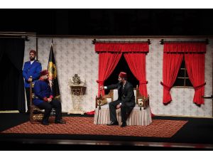 Konya Şehir Tiyatrosu Perdelerini Sultan Abdülhamit’le Açtı