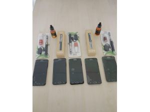Van’da Kaçak Cep Telefonu Ve Elektronik Sigara Ele Geçirildi