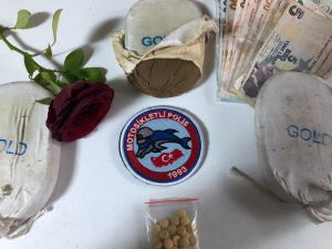 Beyoğlu’nda Durdurulan Bir Araçtan Uyuşturucu Maddesi Çıktı