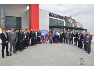 Dünya Beşten Büyüktür Derneğinden Bm Protestosu