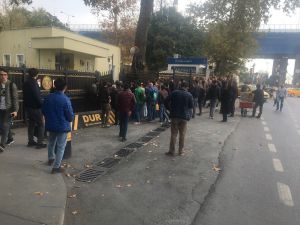 Askerlik Şubesi Önünde ’Bedelli Askerlik’ Kuyruğu