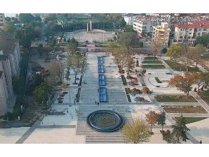Büyükçekmece, Cumhuriyet Kent Meydanı’na Kavuşuyor
