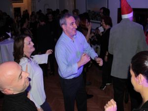 İsrail Büyükelçisi Na’eh, dans partisinde kurtlarını döktü