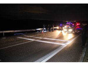 Otomobil Takla Atıp Karşı Şeride Geçti: 1 Ölü, 1 Yaralı