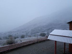 İzmir’e Mevsimin İlk Karı Düştü