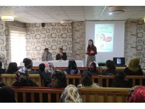 Başkale’de ‘Kadın Haklarına İlişkin Bilinçlendirme’ Semineri