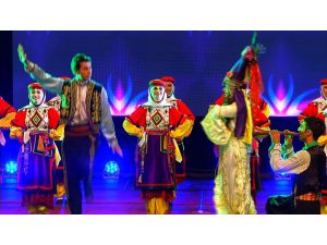 Fomget Dans Tutkunlarını Bekliyor