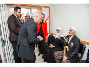 Vali Zorluoğlu, Cumhuriyet Mahallesi Sakinleri İle Bir Araya Geldi