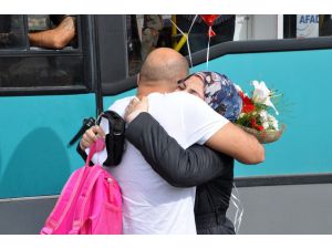 Suriyeli Baba Kızı Ve Eşine 2 Yıl Sonra Kavuştu