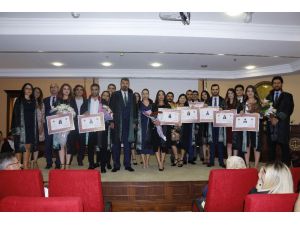Mersin’de Stajını Tamamlayan 15 Avukat Yemin Edip Cübbe Giydi