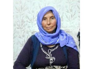 Kamyonetin Altında Kalan 8 Çocuk Annesi Kadın Hayatını Kaybetti