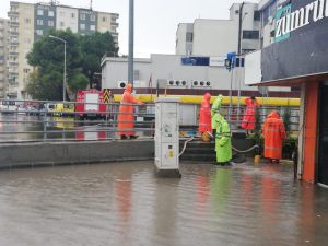 Osmaniye’de Ev Ve İş Yerlerini Su Bastı