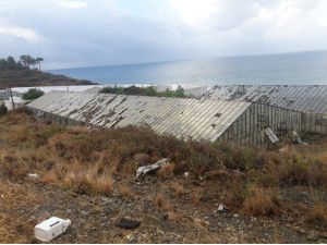 Mersin’de Seraları Hortum Vurdu
