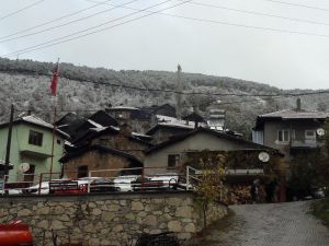 Balıkesir’in Doğusunda Kar, Batısında Güneşli Hava Keyfi