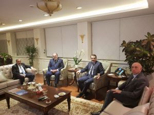 Ak Parti Van Milletvekillerinden Bakan Dönmez’e Ziyaret