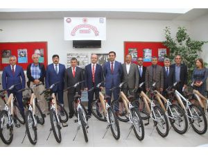 Fethiye’de Hükümlü Çocuklara Bisiklet