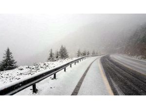 Kar Nedeniyle Akseki- Konya Yolu Ulaşıma Kapandı