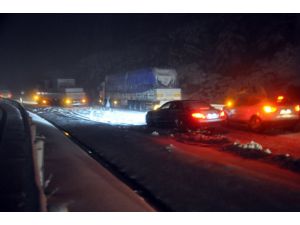 Kar Yağışı Konya-antalya Karayolunu Trafiğe Kapattı