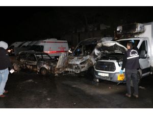 Alev Alan Otomobil 3 Araca Çarptı