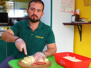 Tost Uğruna Bankadaki İşini Bıraktı