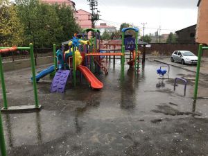 Bitlis’te Sağanak Yağış Etkili Oldu